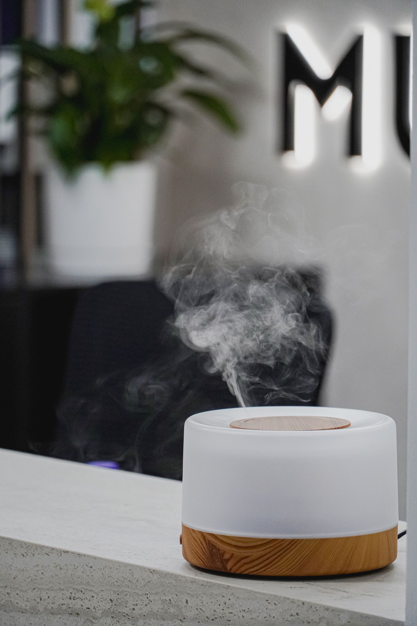 Home humidifier improving indoor air comfort
